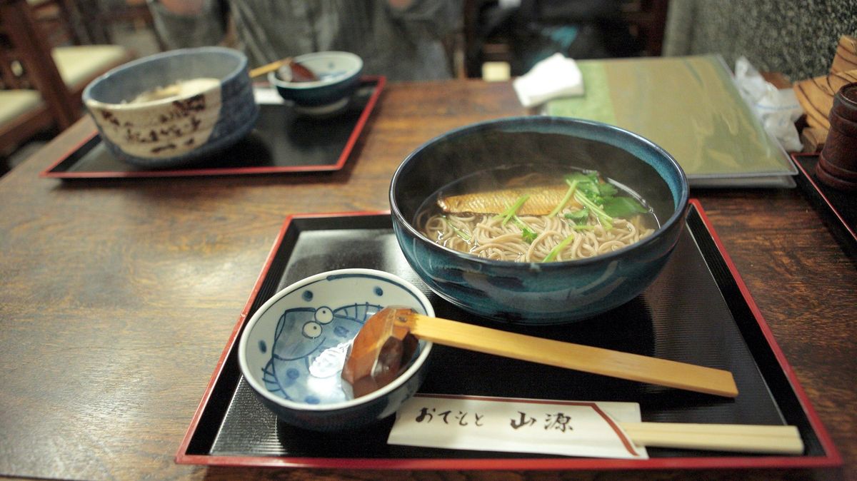 Četba při jídle? Japonská restaurace nabízí nudle s natištěným textem
